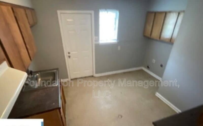 Memphis Condo: 3220 Ashwood Street