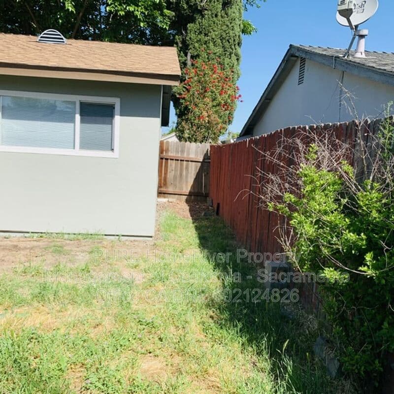Sacramento House: 5320 Andrea Boulevard