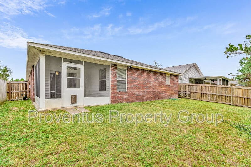 Navarre House: 2058 Catline Circle