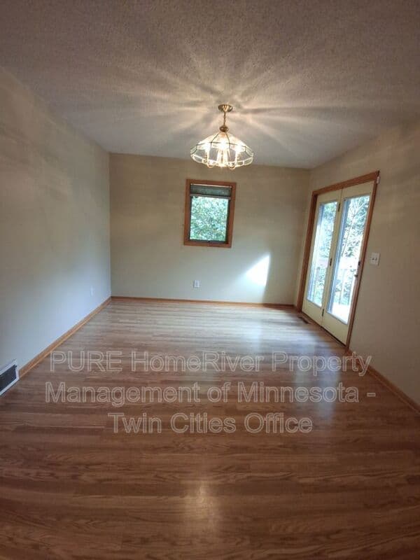 Northfield House: 1468 90th St W