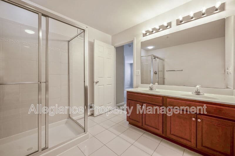 Woodbridge House: 15555 John Diskin Circle