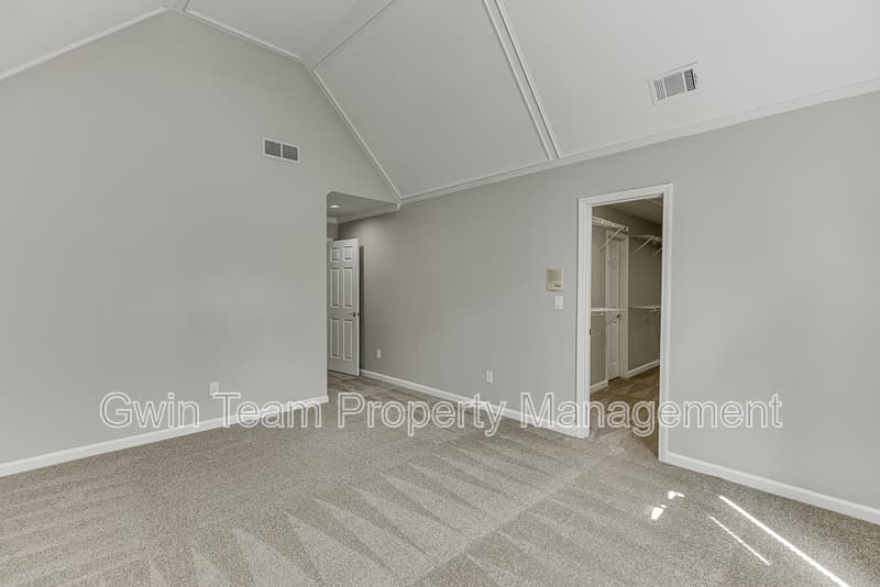 Duluth House: 9345 Riverclub Pkwy