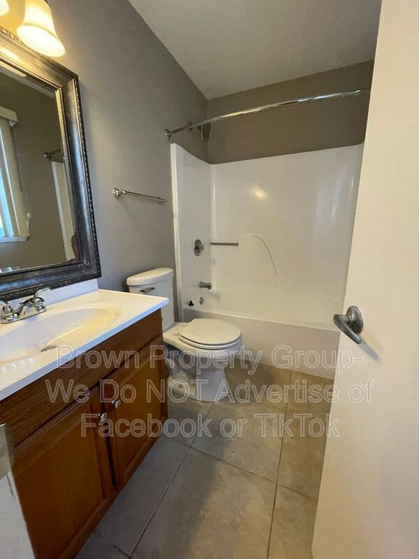 Fayetteville House: 1536 Rossmore Dr