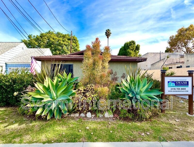 Lomita House: 25530 1/2 Oak St.