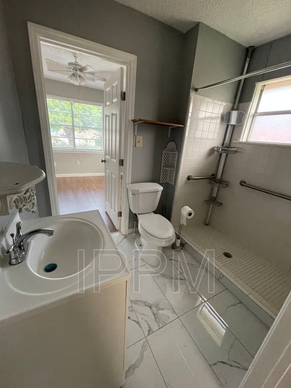 Harlingen House: 317 Oklahoma St