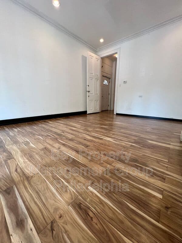 Philadelphia House: 412 N 32nd St