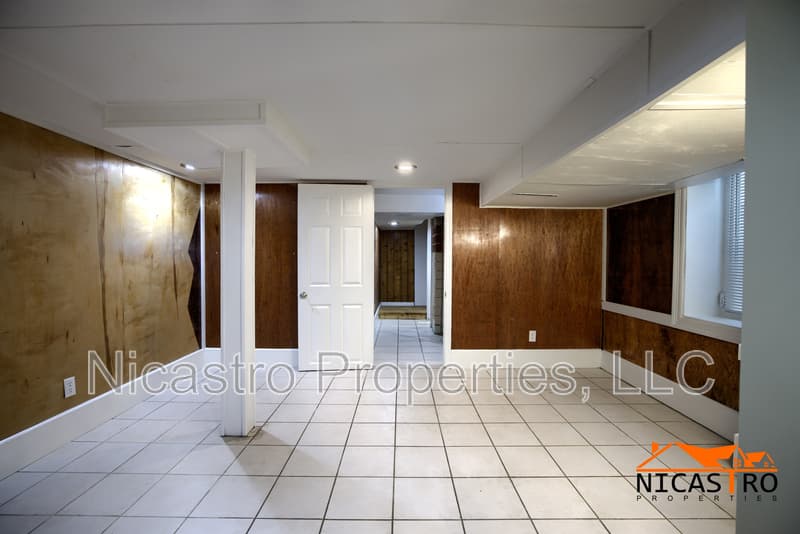 Columbus House: 2254 Indianola Avenue