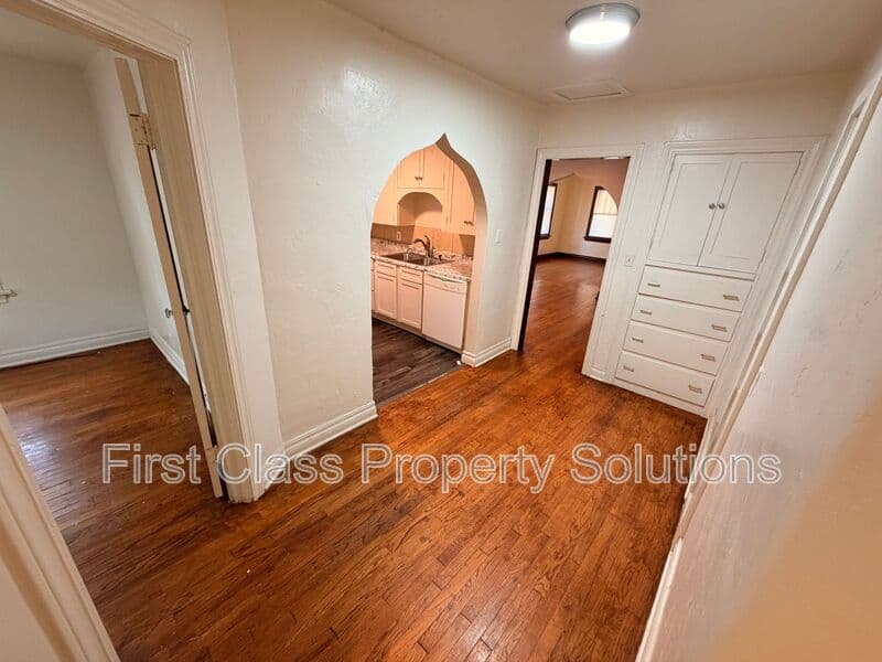 Oklahoma City House: 2402 NW 12th St