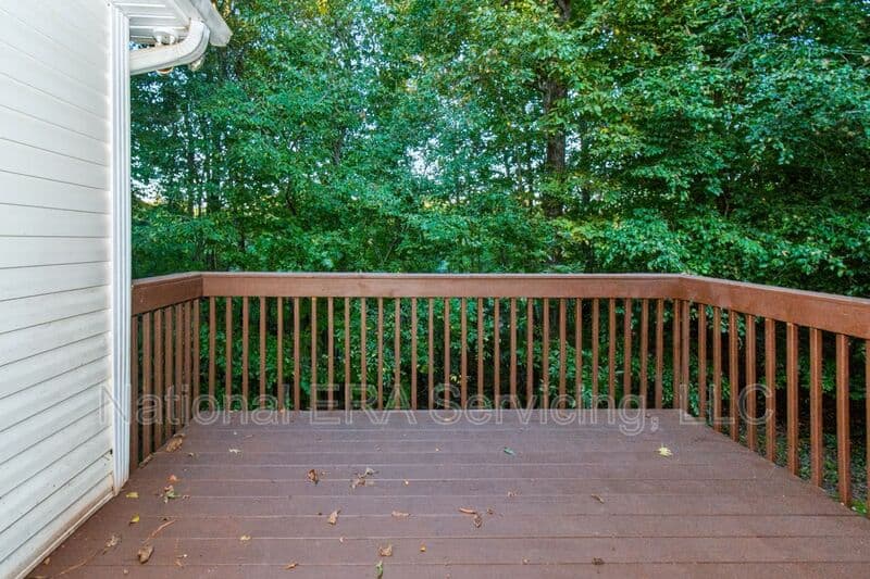 Locust Grove House: 704 Emertrey Dr