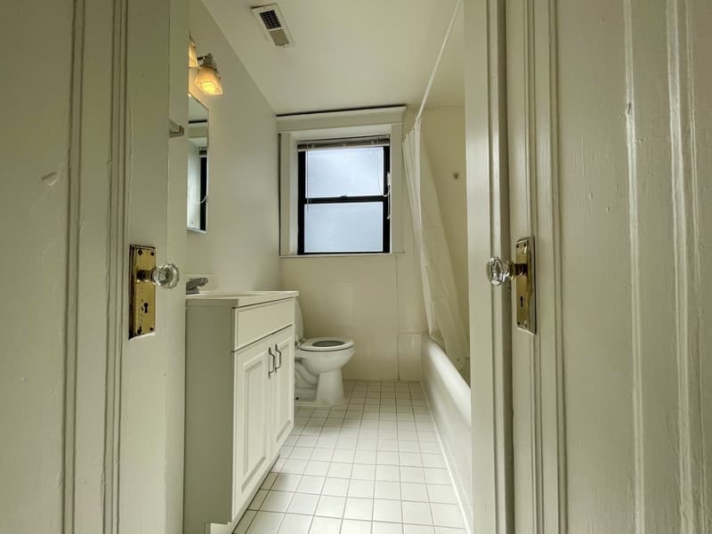 St Louis Condo: 6332 North Rosebury Avenue 2W