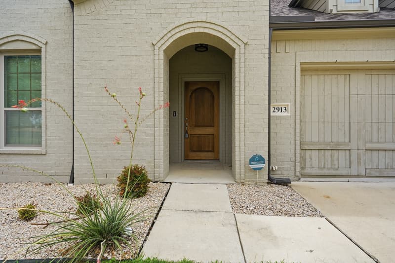 Fort Worth House: 2913 Gordon Avenue