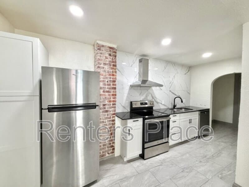 Tulsa House: 1128 South Rockford Avenue