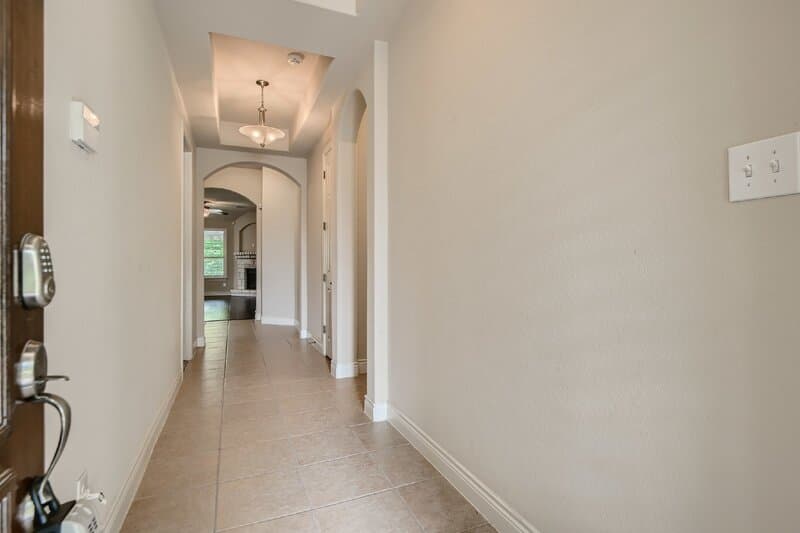 Round Rock House: 400 Entrada Way