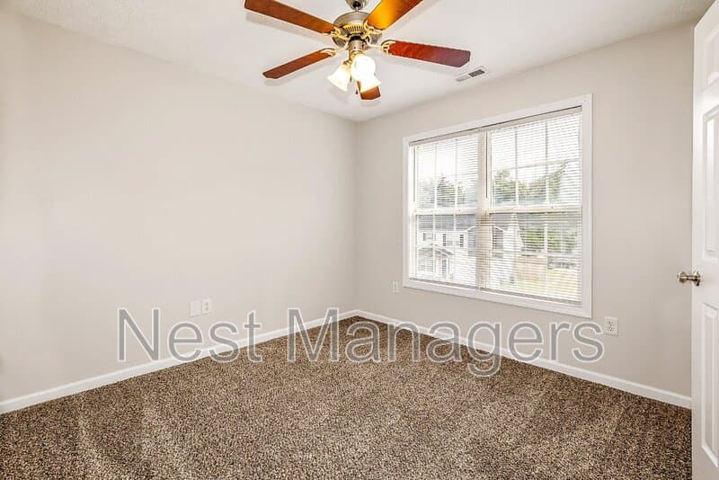 Fayetteville House: 519 Abbottswood Dr