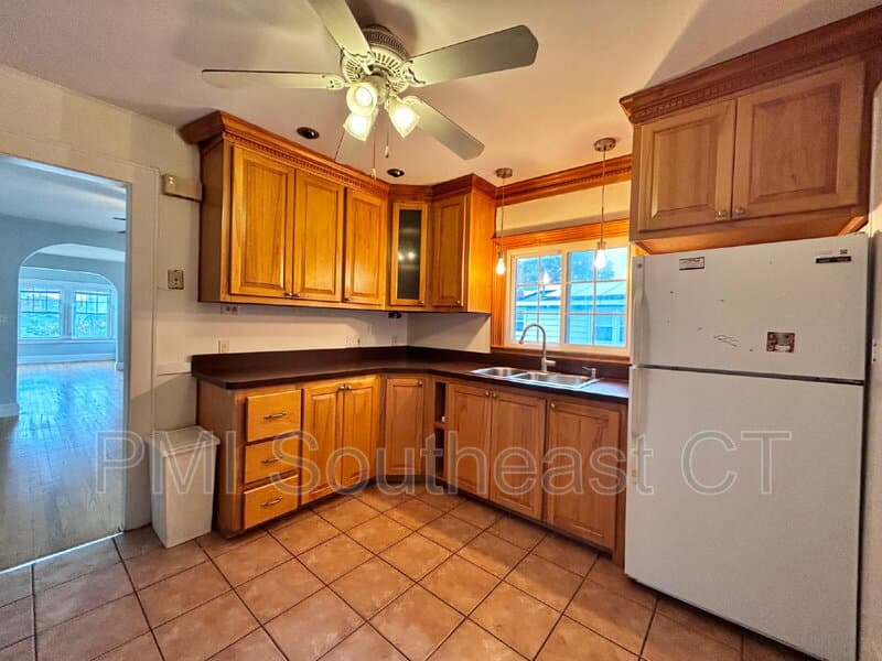 New London Condo: 25 Rogers St