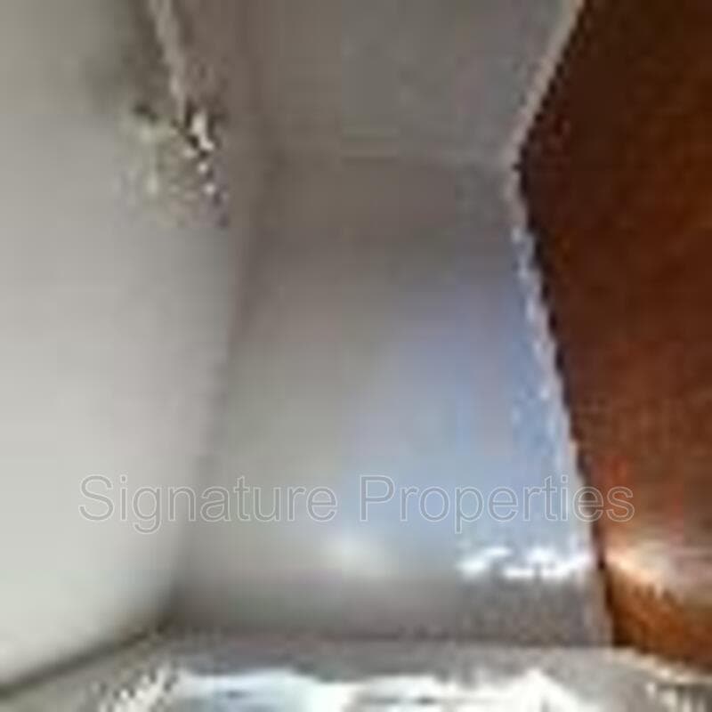 Richmond Condo: 903 Lake Rd