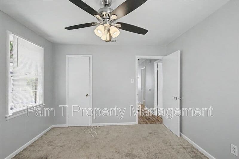 Savannah House: 2619-A Livingston Ave.