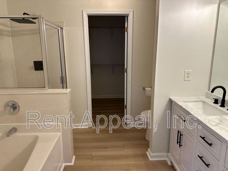 Duluth House: 3880 Grovemont Place