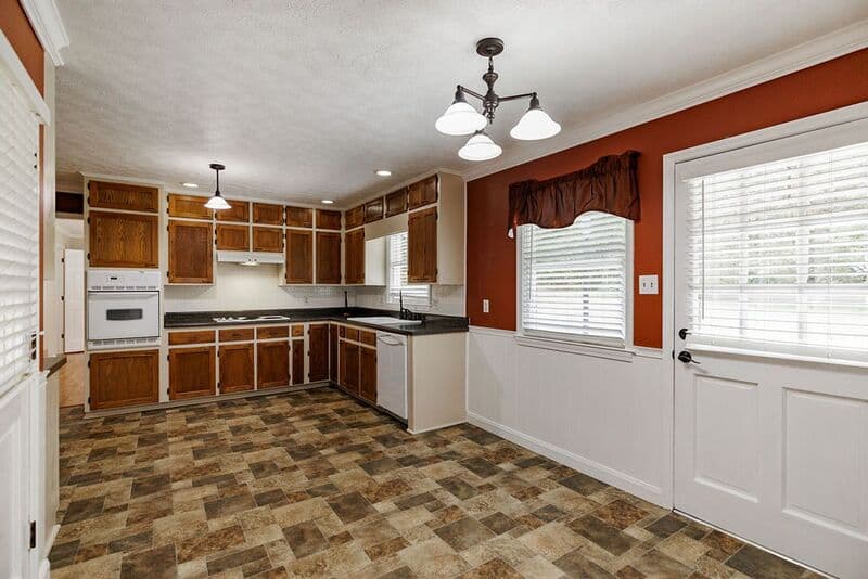 Watkinsville House: 1110 Maple Cir