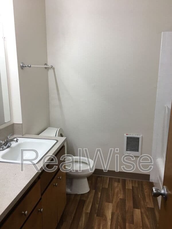 Gresham Condo: 17838 NE Multnomah Dr