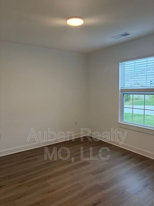 Kansas City House: 9310 N. Lenox St