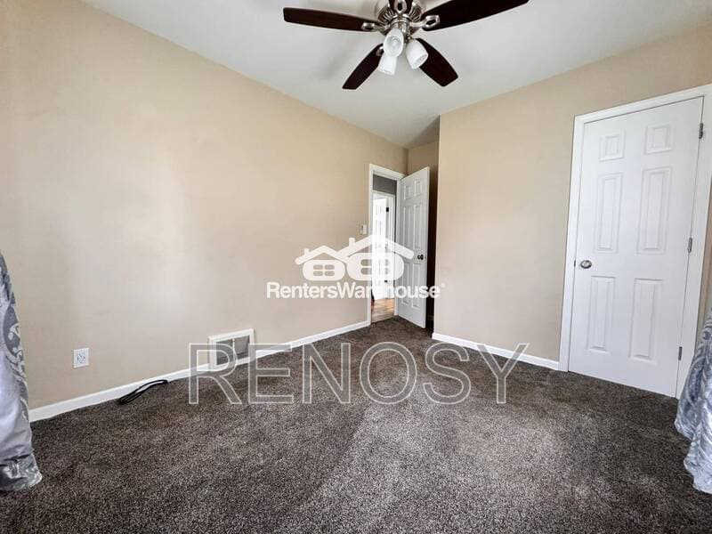 Urbandale House: 6111 Francis Ave