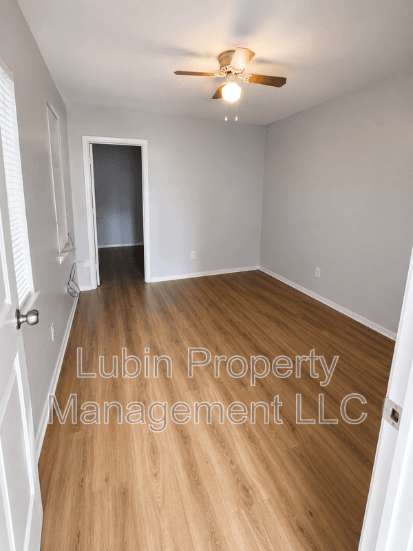 Memphis House: 2455 Douglass Ave