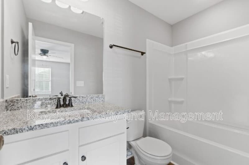 Clarksville Townhome: 580 Heritage Pointe Drive