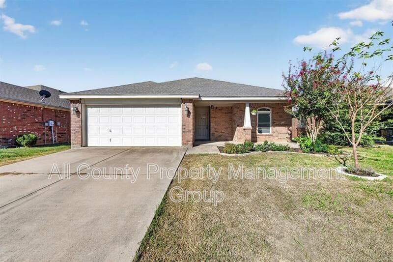 Fort Worth House: 8205 Mule Deer Run