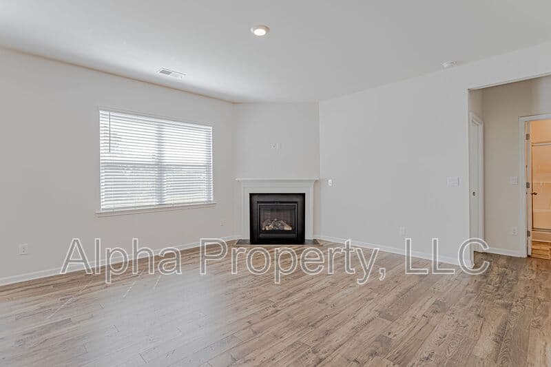 Greer House: 52 Oak Edge Lane