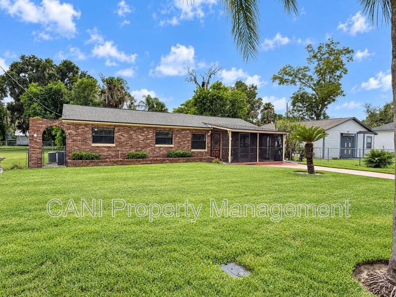 Sanford House: 1003 W 9th Street