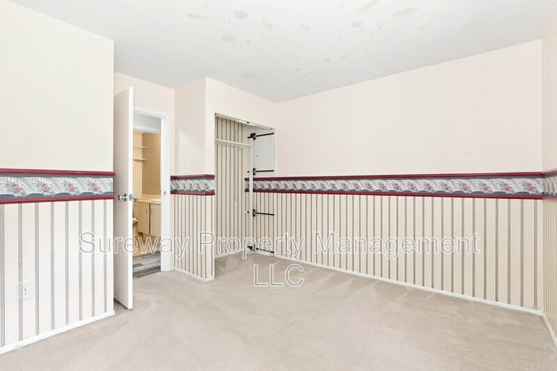 Sewell Condo: 727 Sedgewick Ct