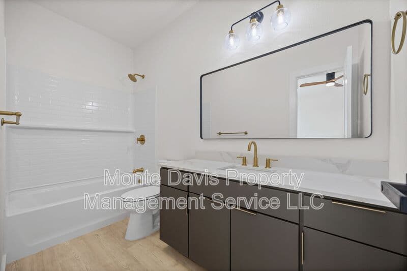 Austin Condo: 1802 Springdale Rd