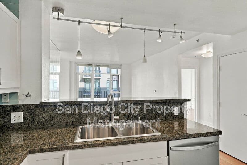 San Diego House: 530 K Street