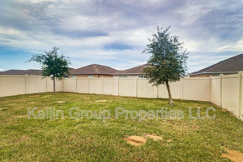 Haines City House: 972 Serchio St