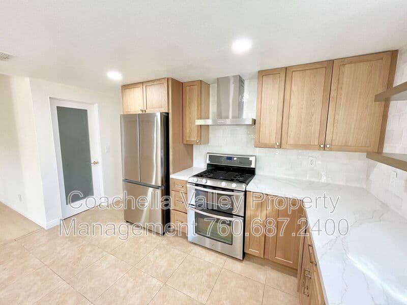 Palm Springs House: 372 W Dominguez Rd