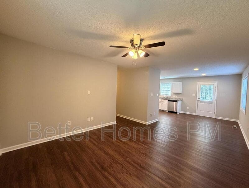 Knightdale House: 5716 Woof Place