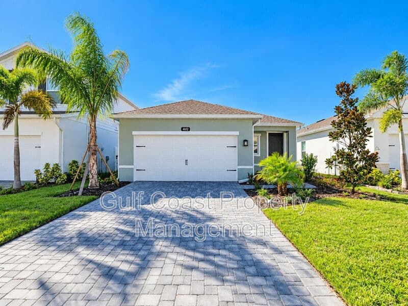 Bradenton House: 4612 Spire Run