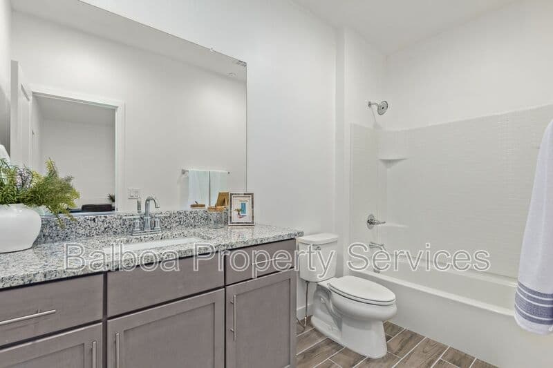 Mesa Townhome: 3230 E Thomas Rd