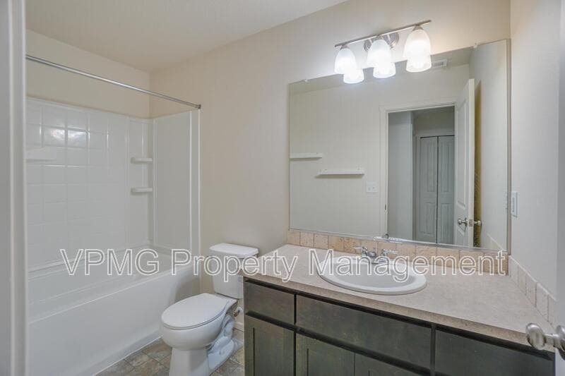 Vancouver House: 11705 NE 131st Pl
