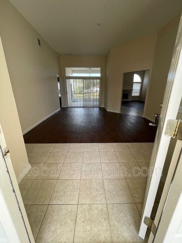 Jacksonville House: 5009 Grand Lakes Drive