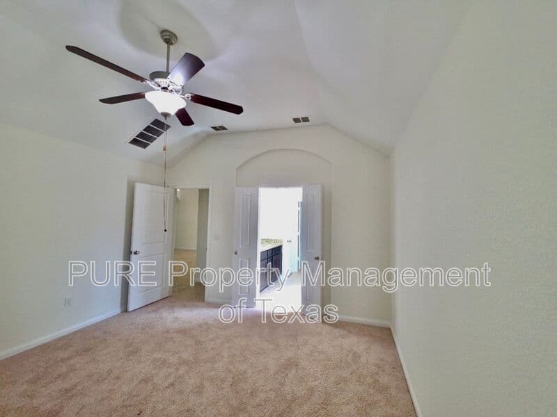 Austin House: 615 Linares Ln