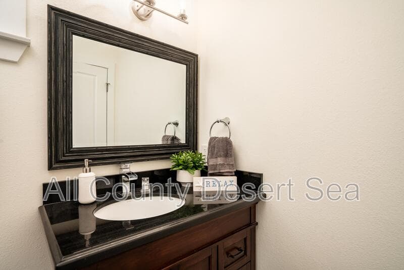 Huntington Beach House: 621 8th St