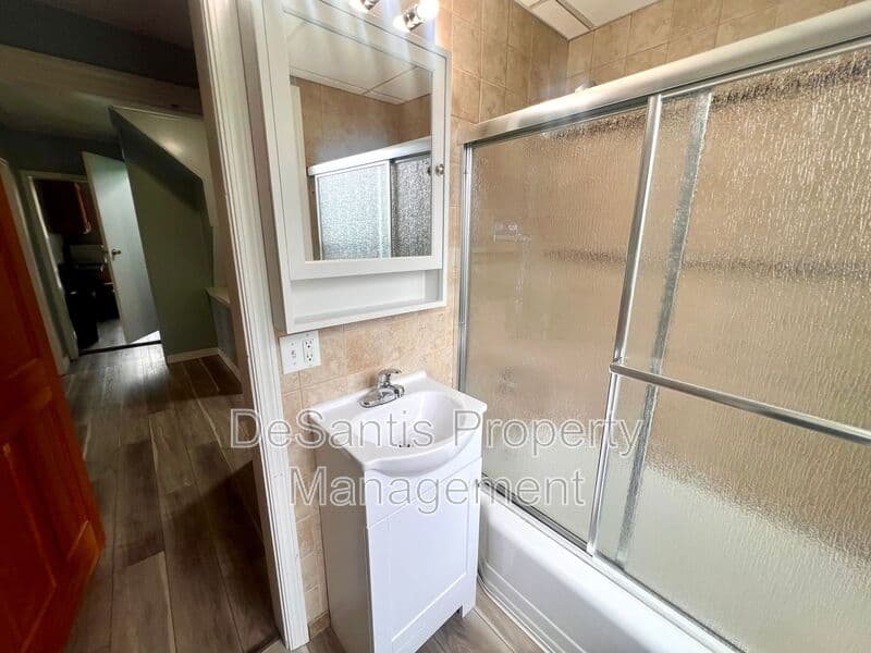 Ingram Condo: 1632 E Steuben Street