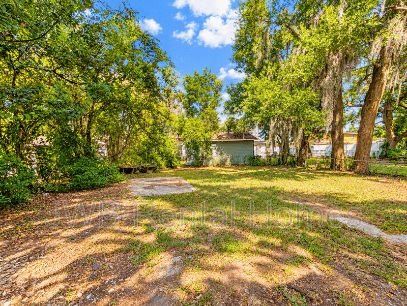 Jacksonville House: 7114 Bloxham Ave