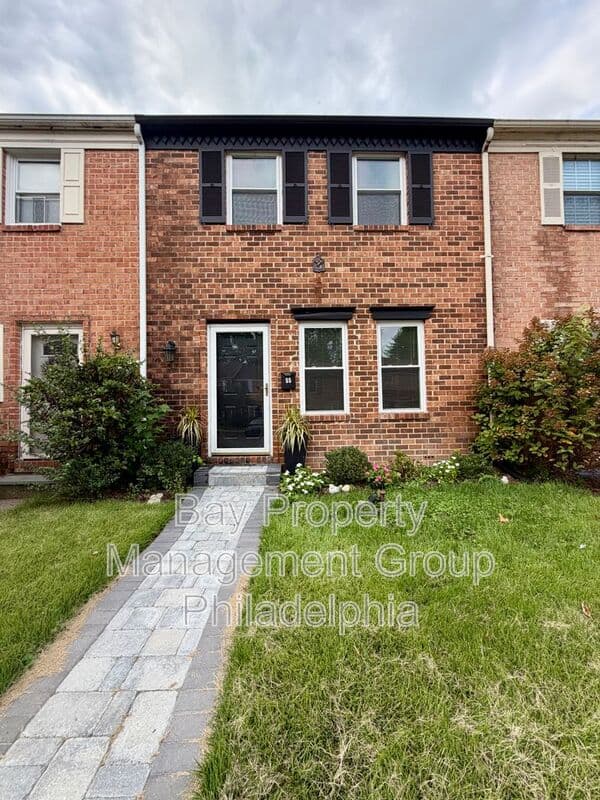 Doylestown House: 55 Providence Ave
