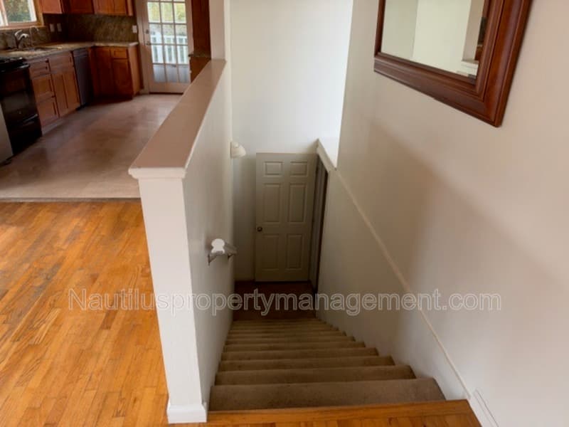 Santa Cruz House: 221 Blackpoint Lane