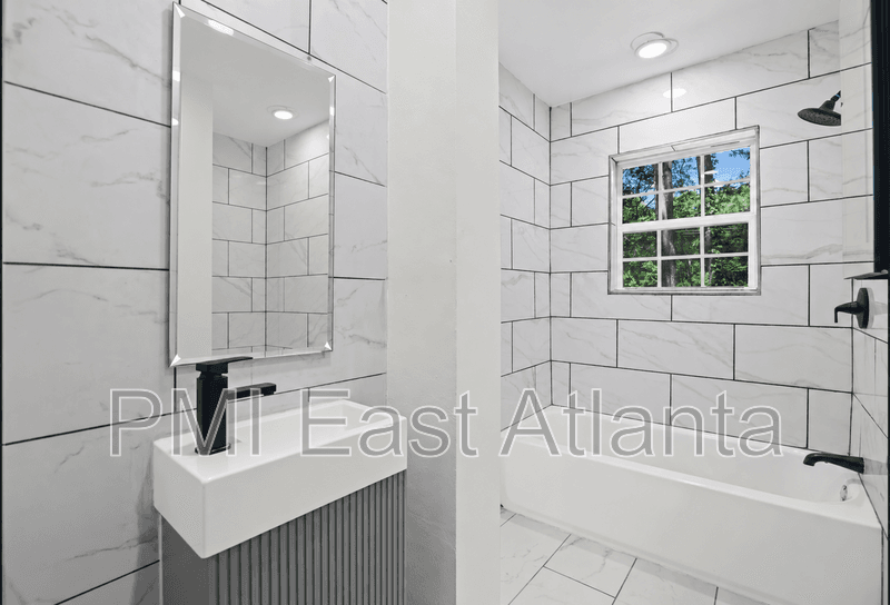 East Point House: 3025 McKenzie Road
