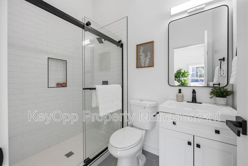 San Francisco Condo: 2730 23rd Street