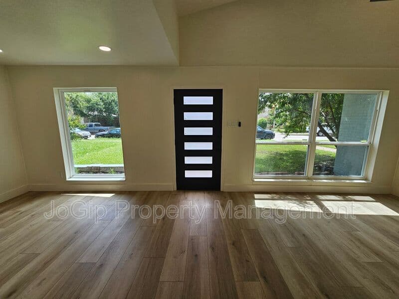 Plano Condo: 1725 R Avenue